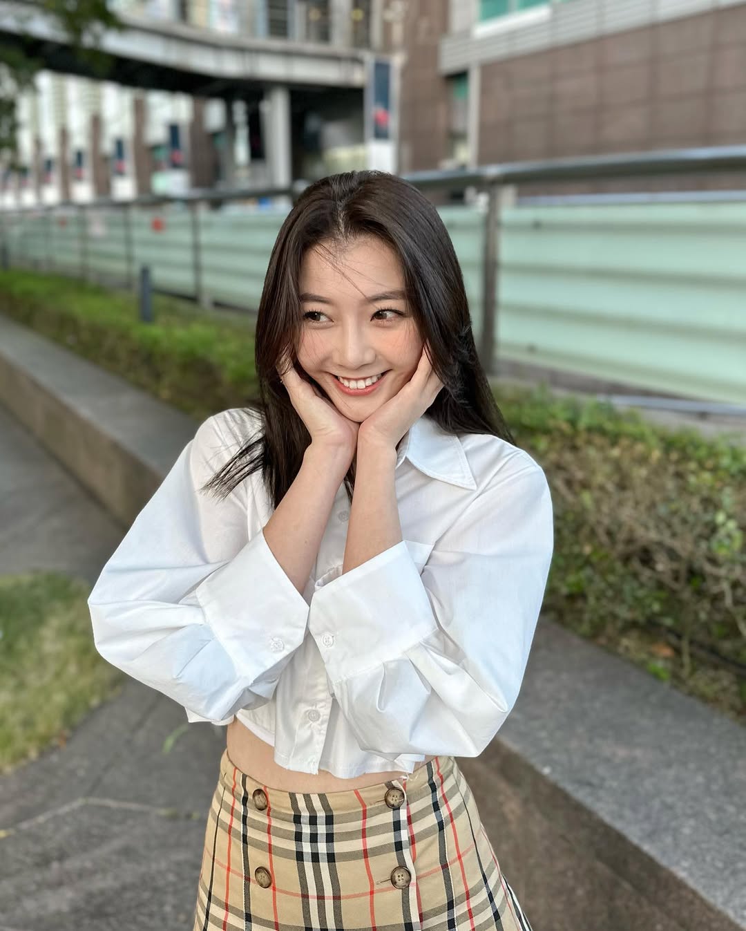 林芷芸(優妮) Yᴜɴɴɪᴇ – 冷光美白心得分享